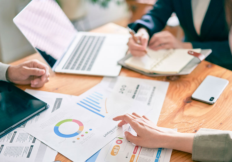 人事システムと資料提供を提供